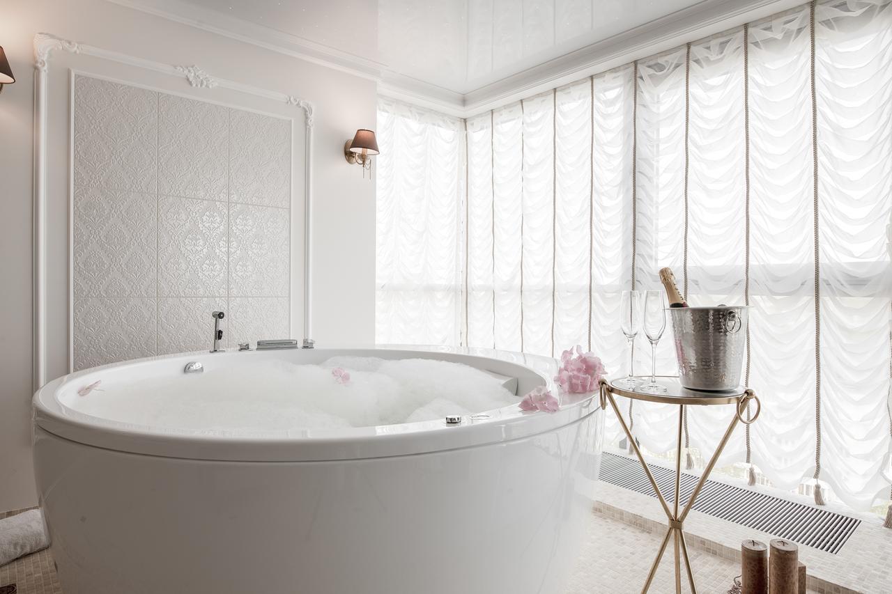 President Jacuzzi Apartment クライペダ エクステリア 写真